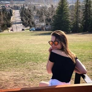 Meet your Posher, Madeline